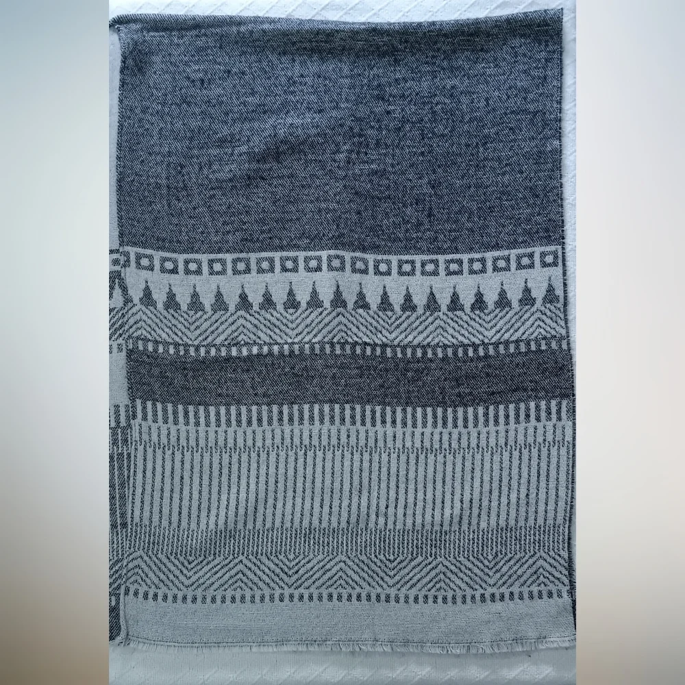 Gentle Fawn Woven Shawl with Fringe Black and White Reversible OS